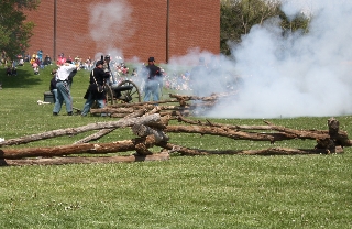 Union Cannon attack 